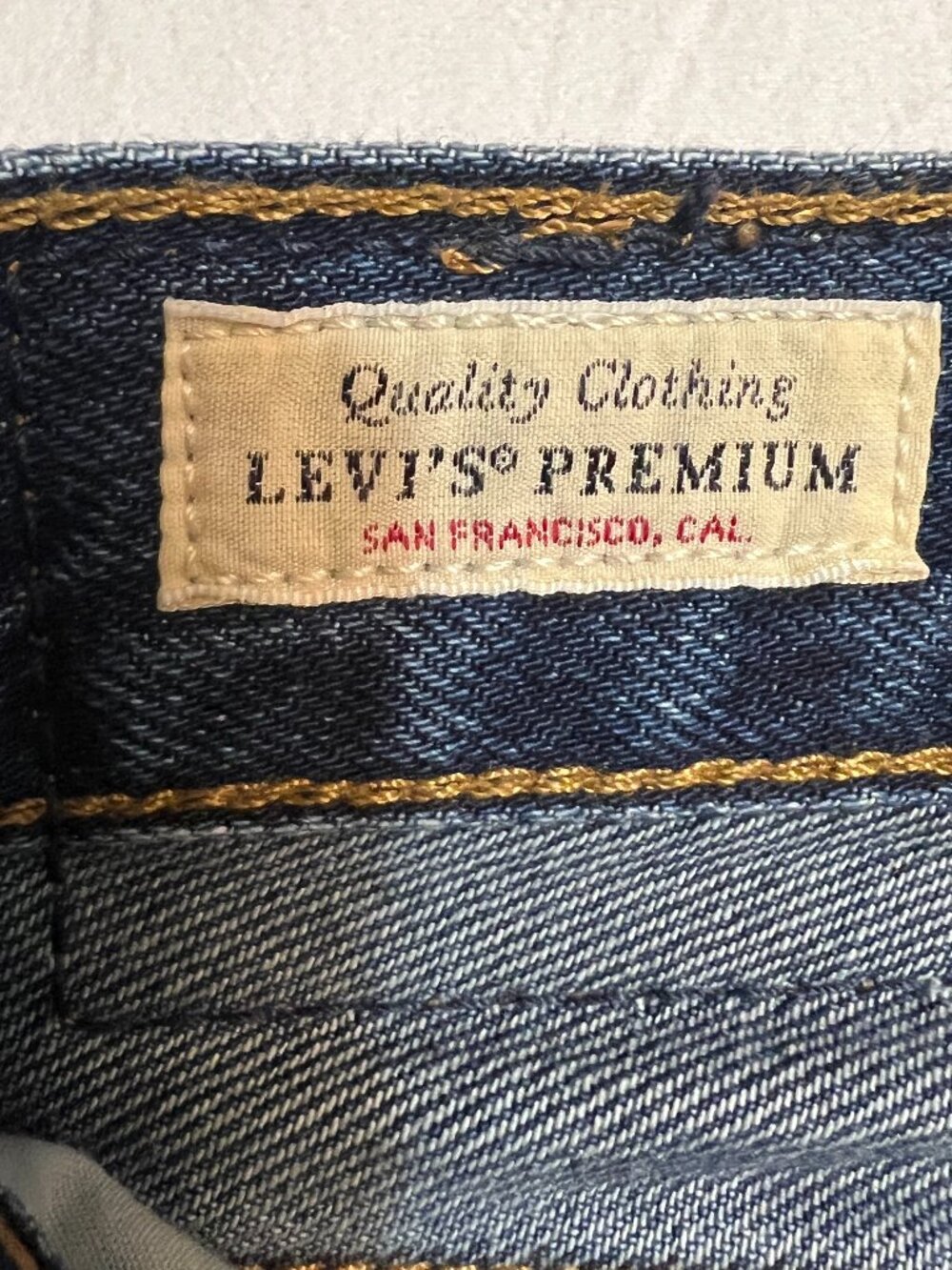 Levi's Premium Baggy Dad Jeans Women's Size 32 High Rise Wide Leg Medium Wash - Picture 5 of 11